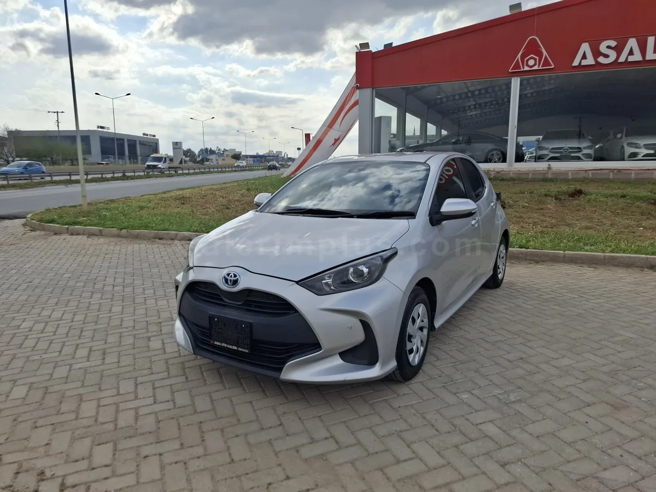 2021 Toyota Yaris 1.5 Hybrid GASOLINE AUTOMATIC Lefkoşa İlan görseli - GalerimPlus