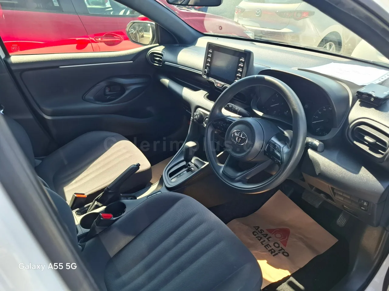 2022 Model Otomatik Toyota Yaris 1.0 İskele Satılık İkinci El | GalerimPlus - Thumbnail 7