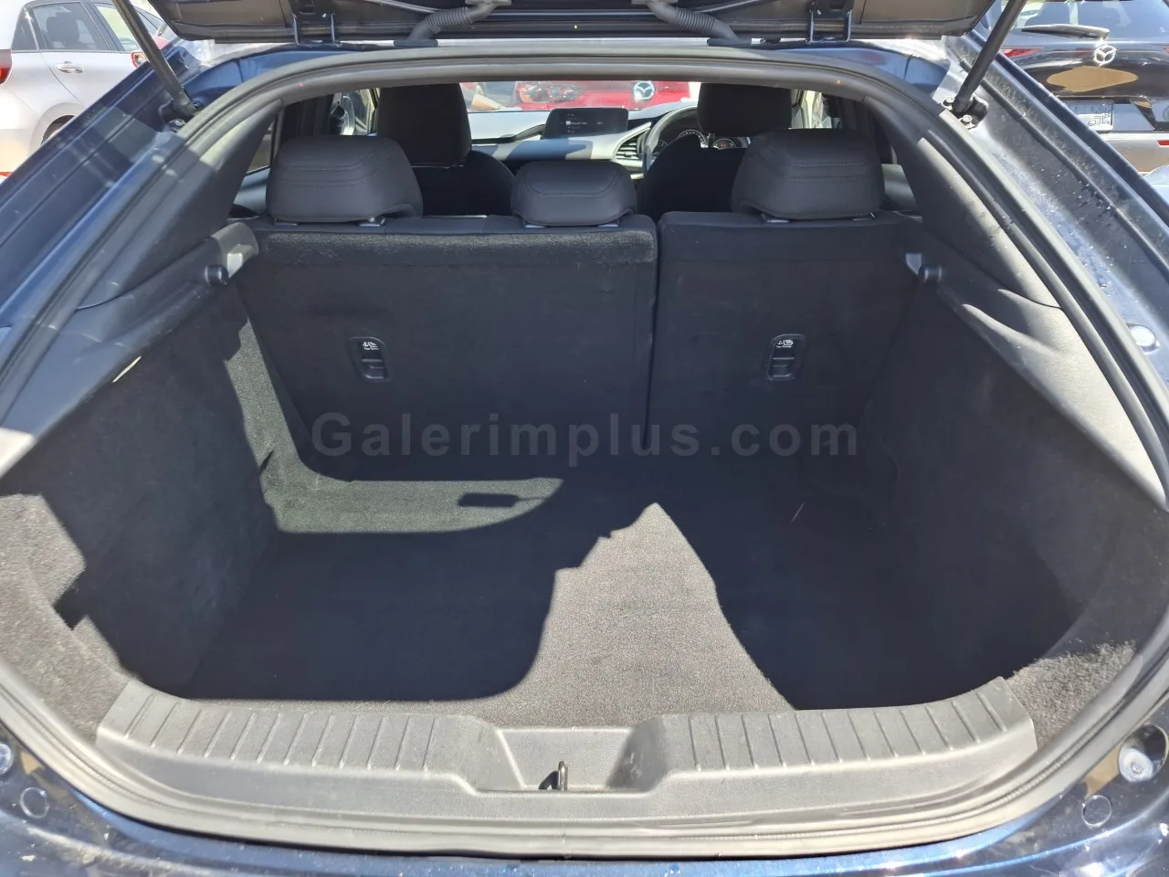2023 Model Otomatik Mazda 3 1.5 SkyActive-G İskele Satılık İkinci El | GalerimPlus - Thumbnail 7
