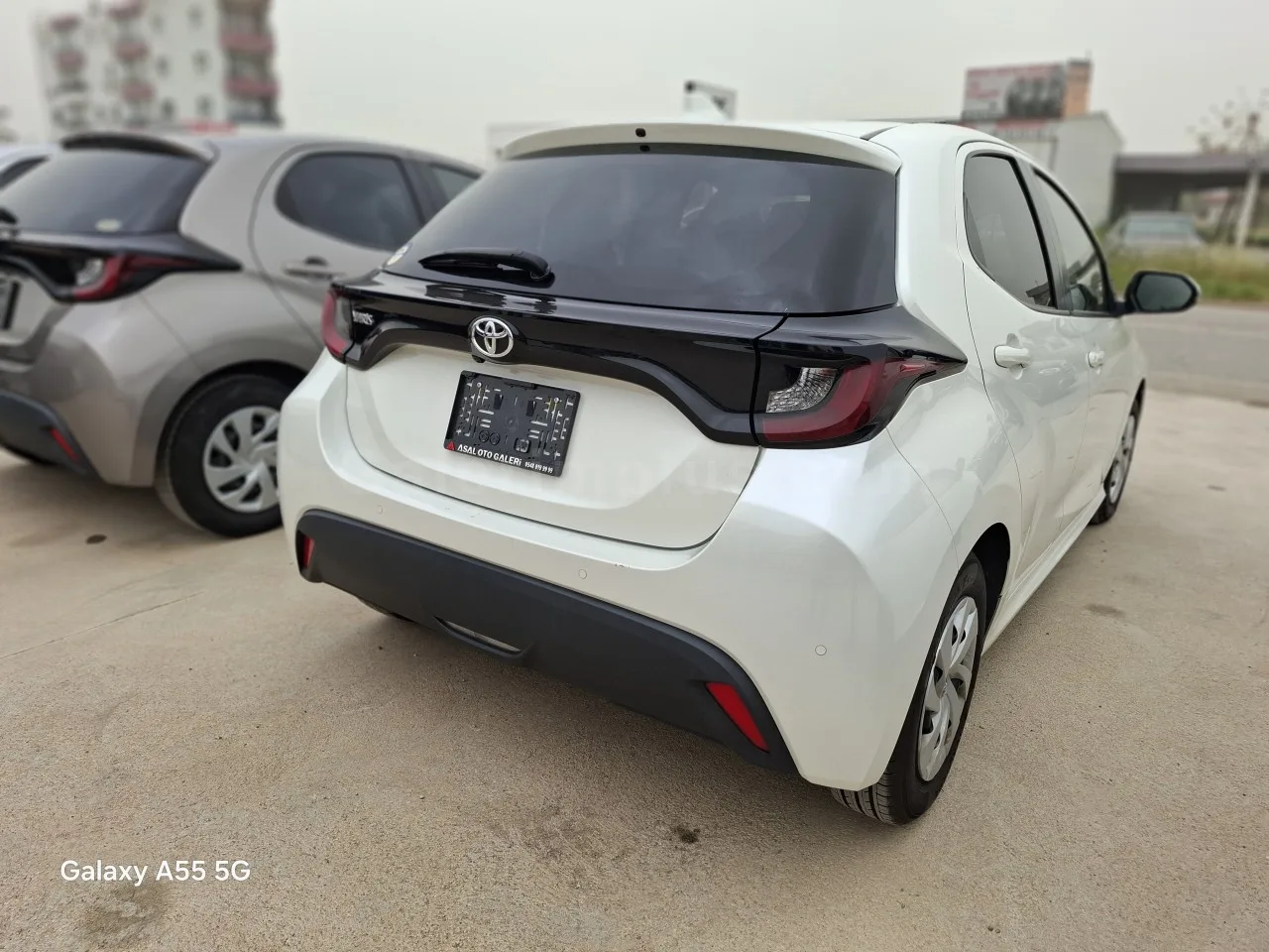2022 Model Otomatik Toyota Yaris 1.0 İskele Satılık İkinci El | GalerimPlus - Thumbnail 3