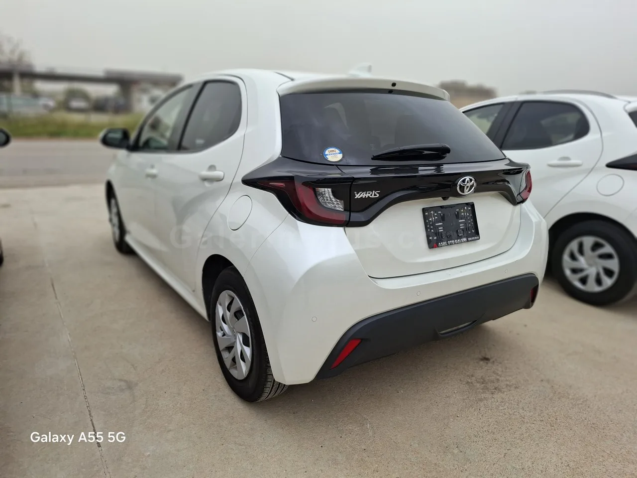 2022 Model Otomatik Toyota Yaris 1.0 İskele Satılık İkinci El | GalerimPlus - Thumbnail 4