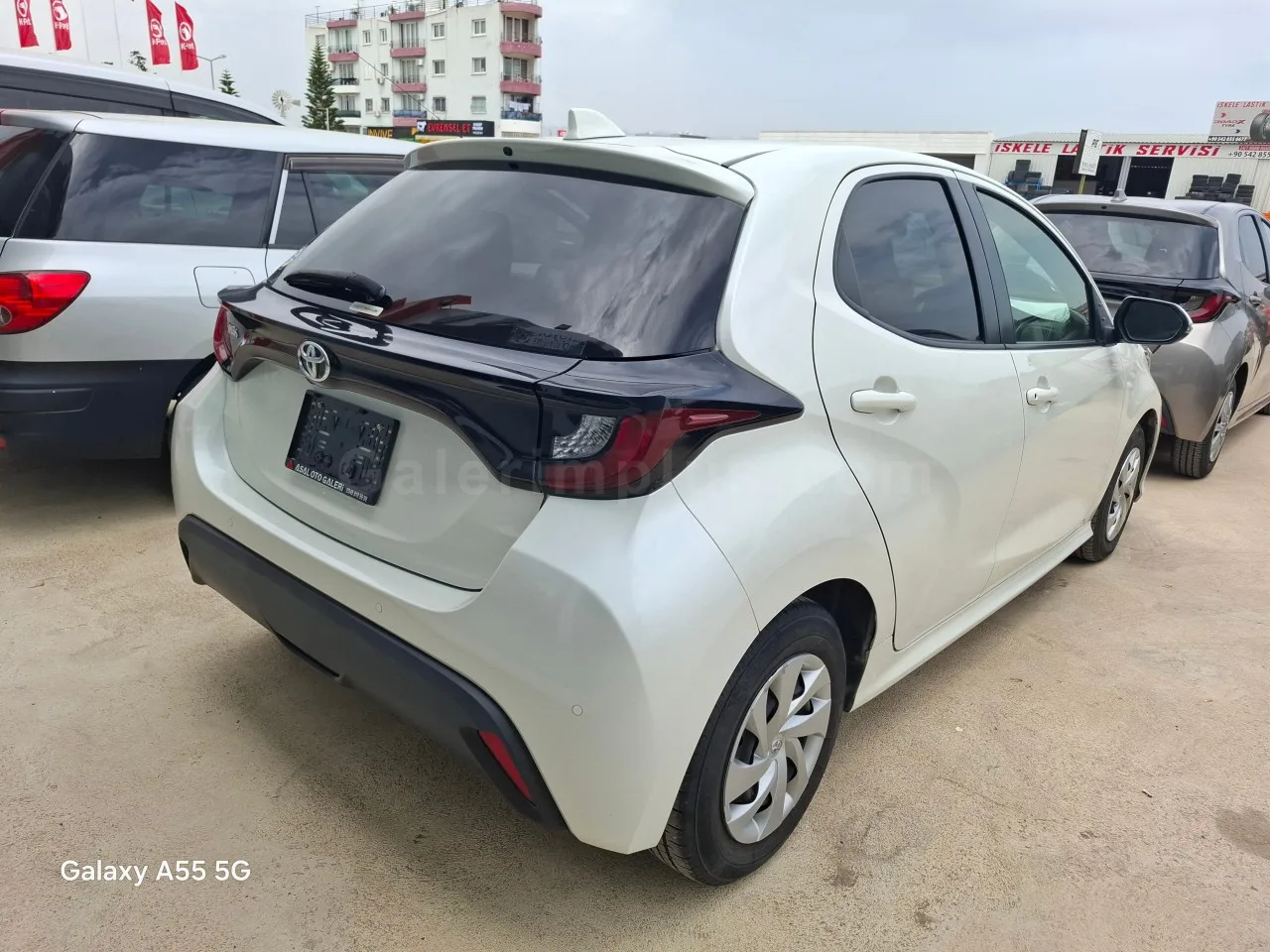 2022 Model Otomatik Toyota Yaris 1.0 İskele Satılık İkinci El | GalerimPlus - Thumbnail 4