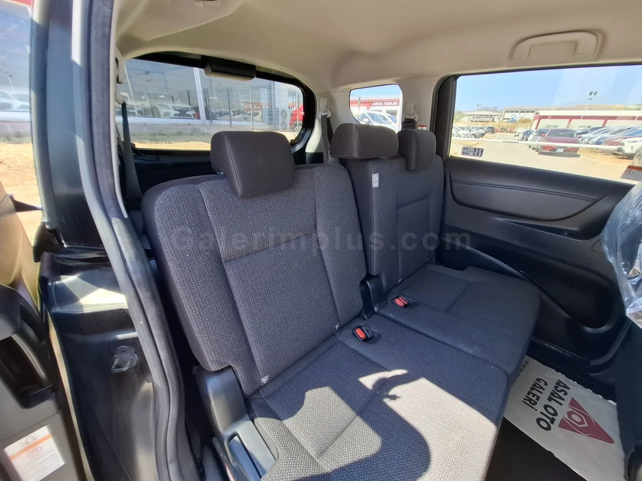 2021 Model Otomatik Toyota Sienta 1.5 CVT-i Lefkoşa Satılık İkinci El | GalerimPlus - Thumbnail 8