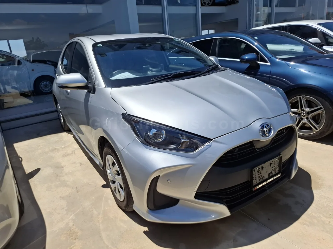 2022 Model Otomatik Toyota Yaris 1.5 Hybrid İskele Satılık İkinci El | GalerimPlus - Thumbnail 2