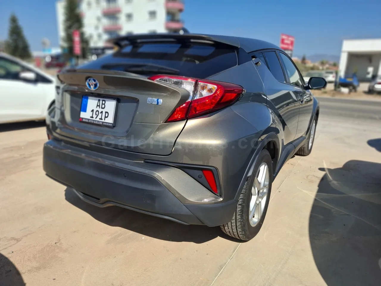 2022 Model Otomatik Toyota C-HR 1.8 Hybrid İskele Satılık İkinci El | GalerimPlus - Thumbnail 4