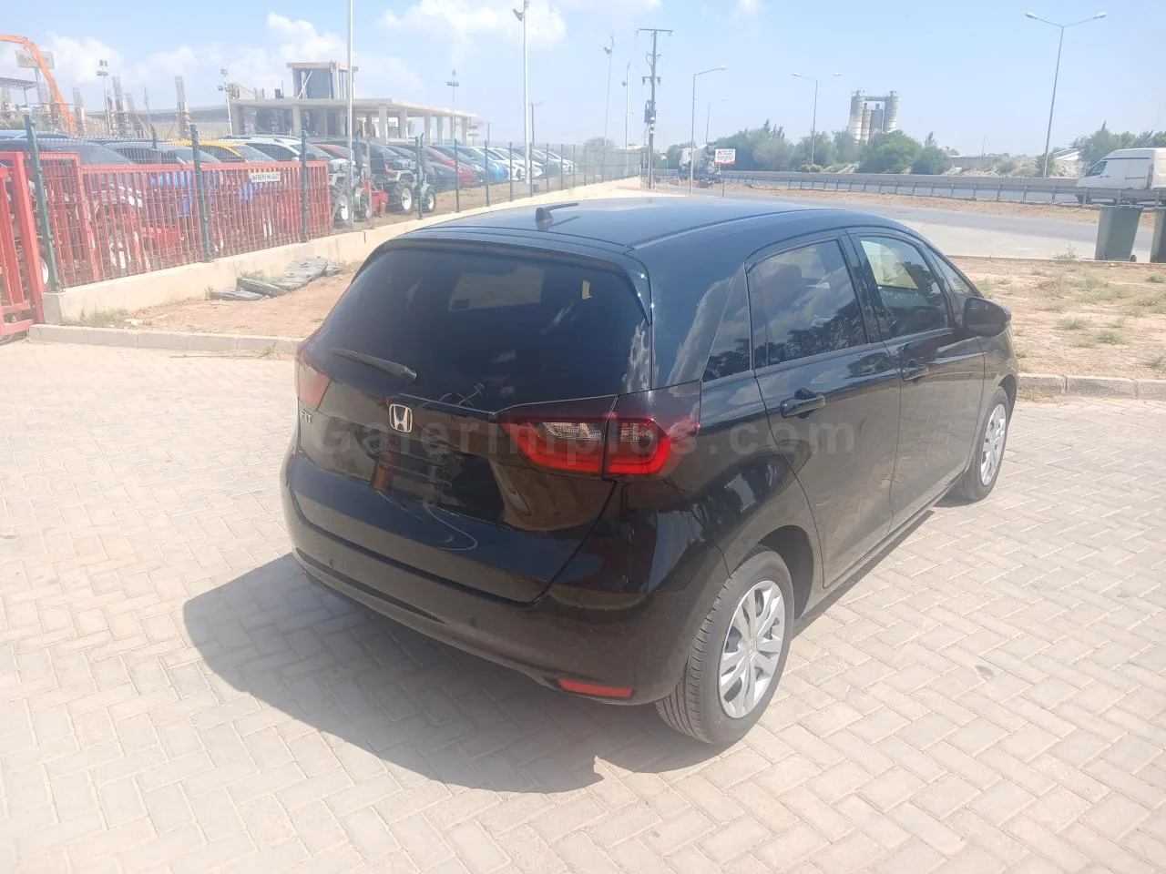 2021 Model Otomatik Honda Fit 1.3 Lefkoşa Satılık İkinci El | GalerimPlus - Thumbnail 3