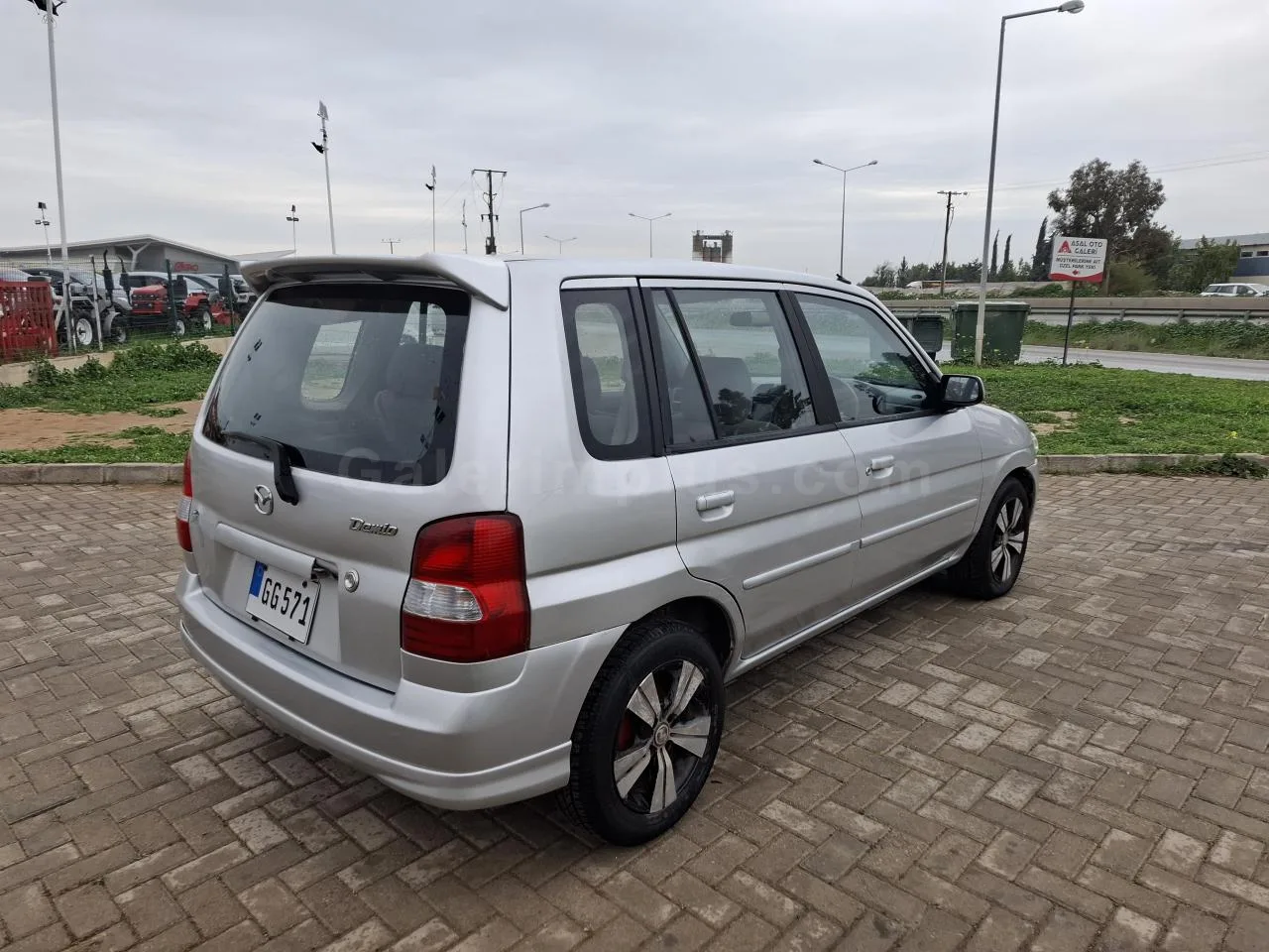 2002 Model Otomatik Mazda Demio 1.3i İskele Satılık İkinci El | GalerimPlus - Thumbnail 3