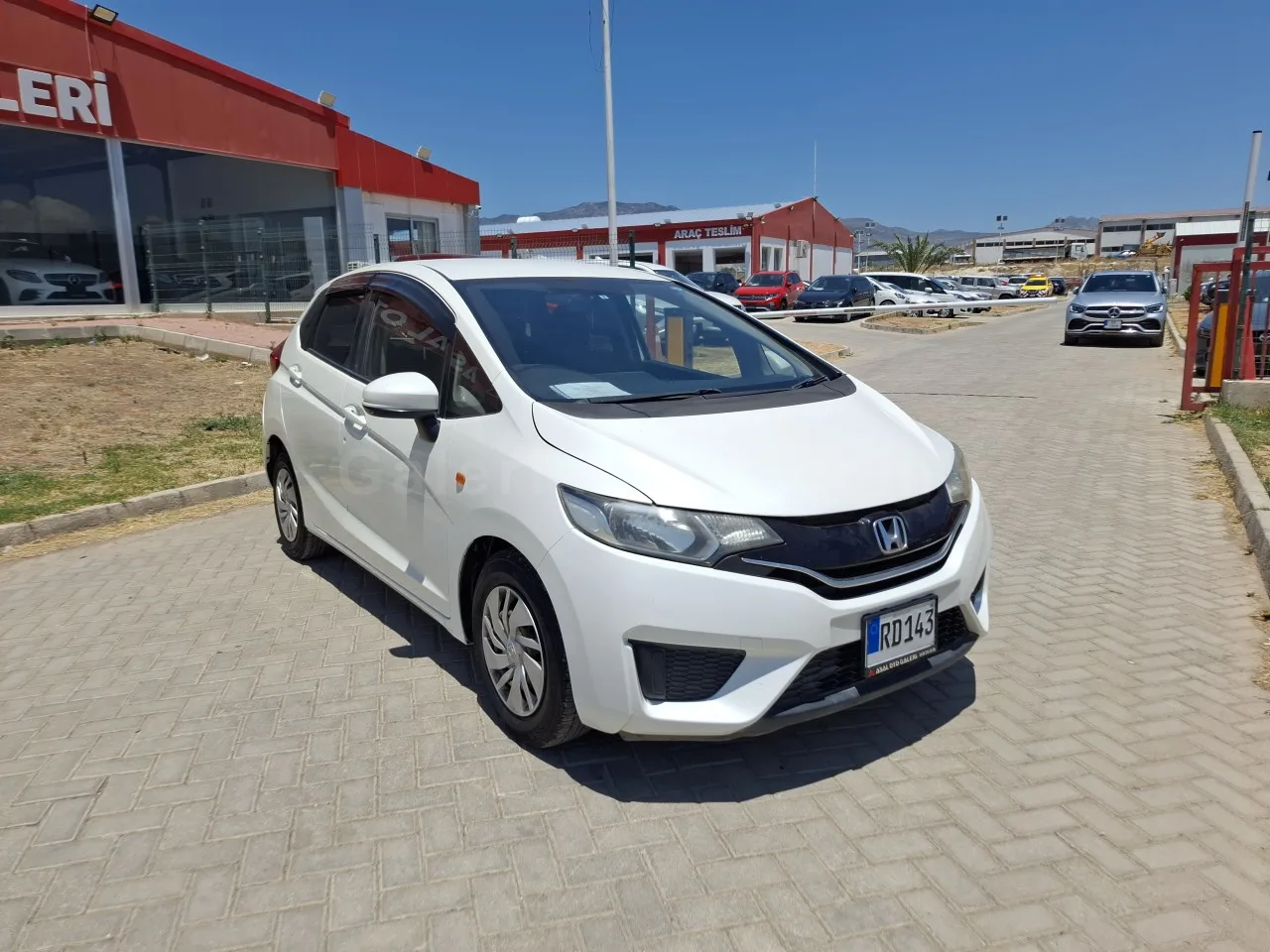 2014 Model Otomatik Honda Fit 1.3 Lefkoşa Satılık İkinci El | GalerimPlus - Thumbnail 3