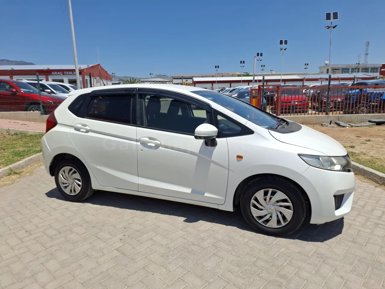 2014 Model Otomatik Honda Fit 1.3 Lefkoşa Satılık İkinci El | GalerimPlus - Thumbnail 4