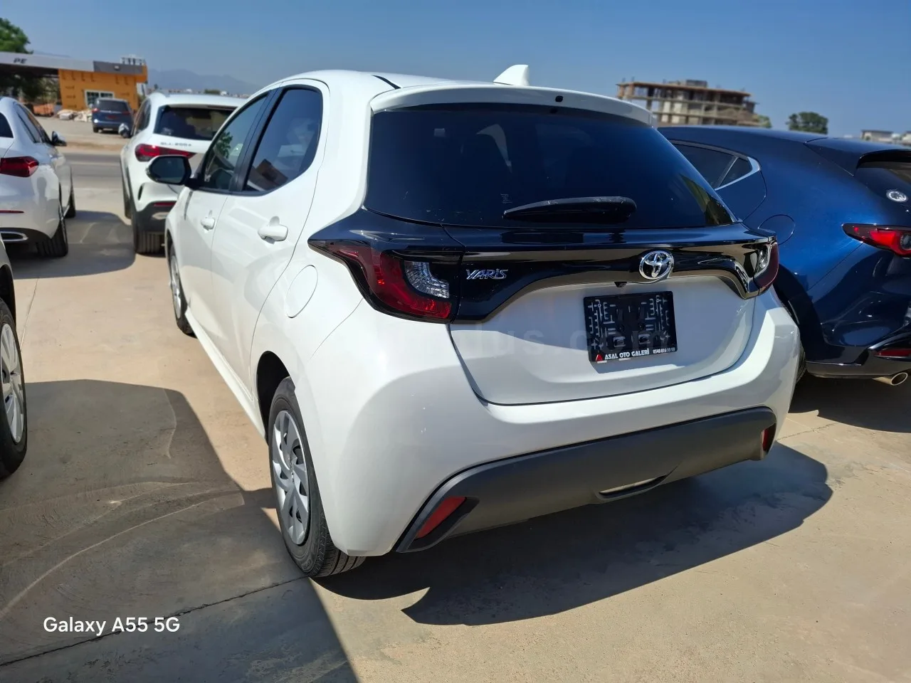 2022 Model Otomatik Toyota Yaris 1.0 İskele Satılık İkinci El | GalerimPlus - Thumbnail 4