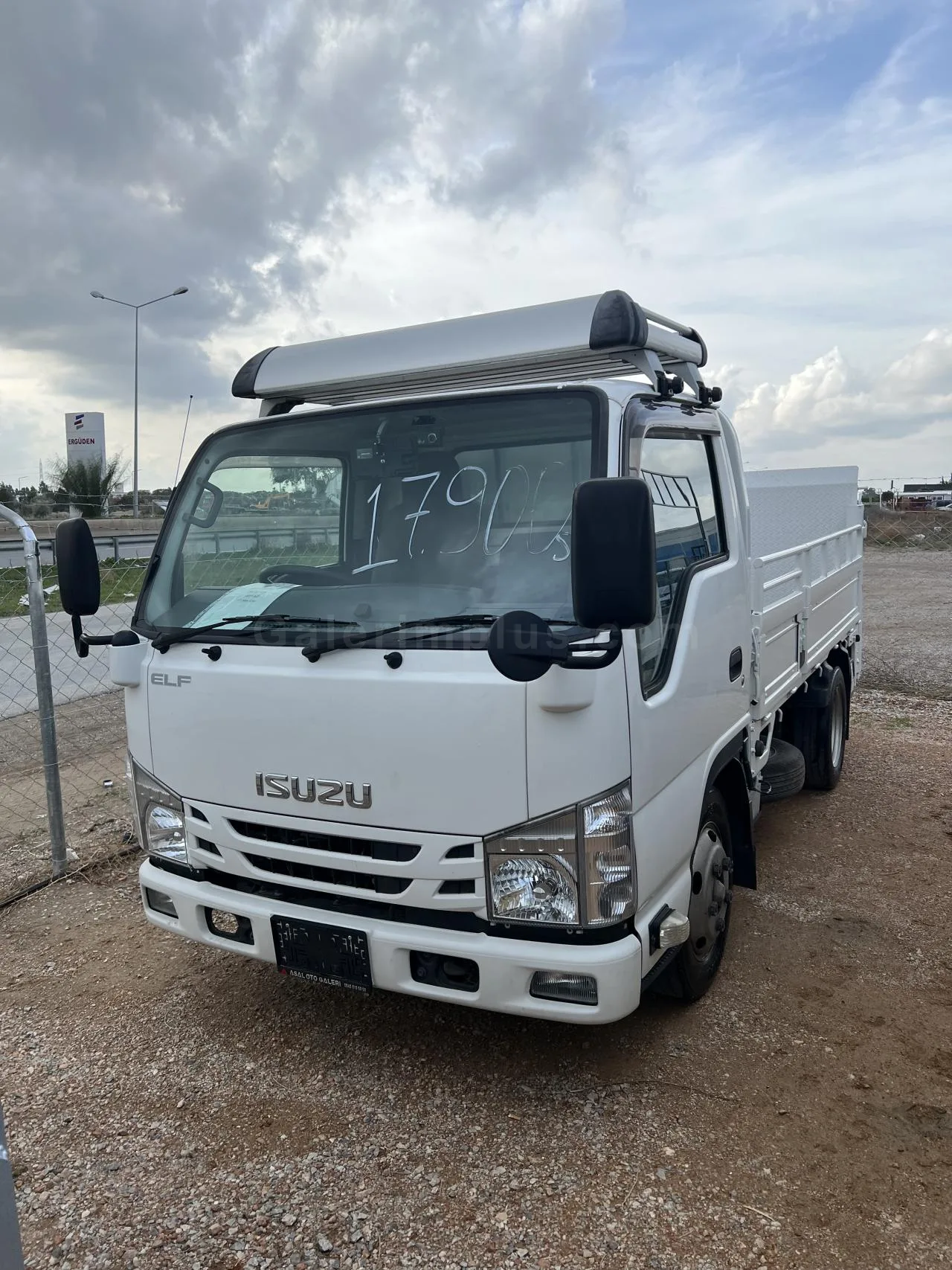 2017 Kamyon & Kamyonet Isuzu Elf DIESEL AUTOMATIC Lefkoşa İlan görseli - GalerimPlus