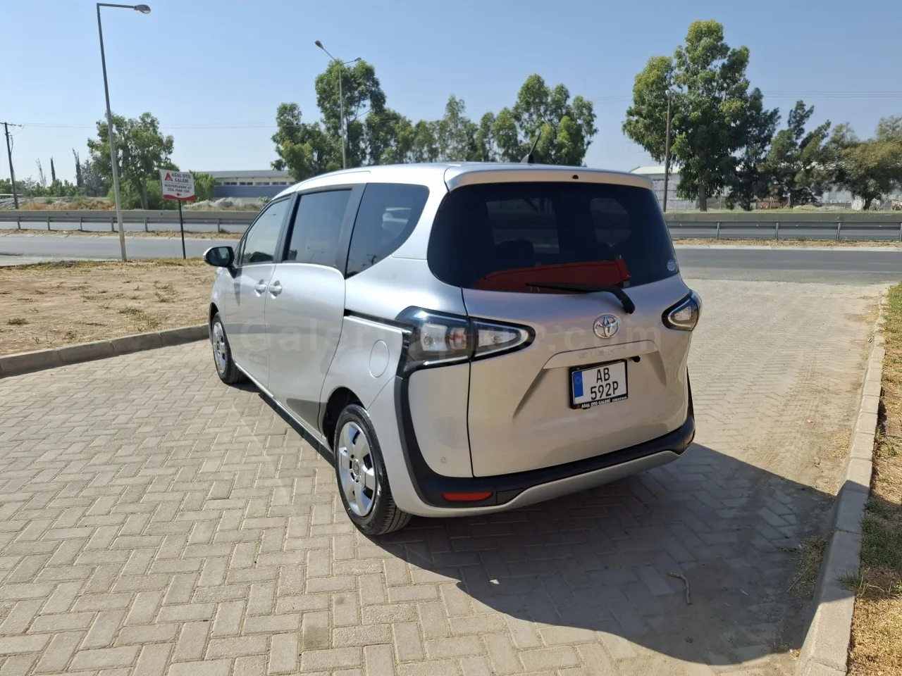 2020 Model Otomatik Toyota Sienta 1.5 CVT-i Lefkoşa Satılık İkinci El | GalerimPlus - Thumbnail 6