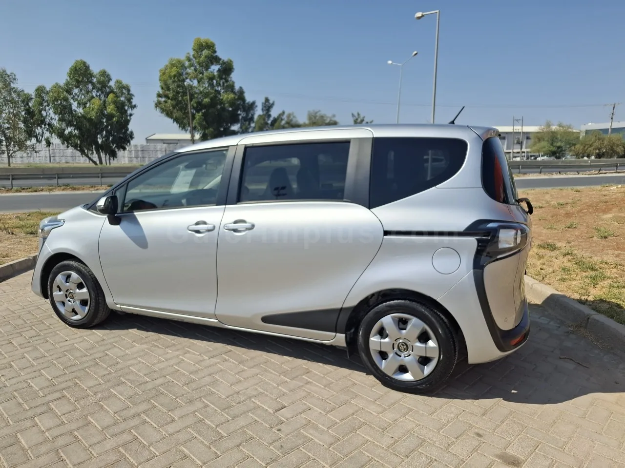 2020 Model Otomatik Toyota Sienta 1.5 CVT-i Lefkoşa Satılık İkinci El | GalerimPlus - Thumbnail 7