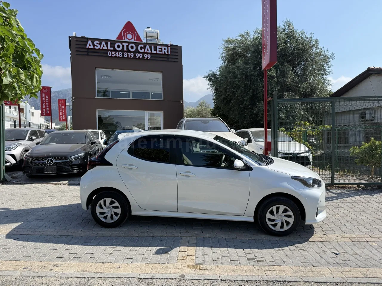 2021 Model Otomatik Toyota Yaris 1.5 Girne Satılık İkinci El | GalerimPlus - Thumbnail 4