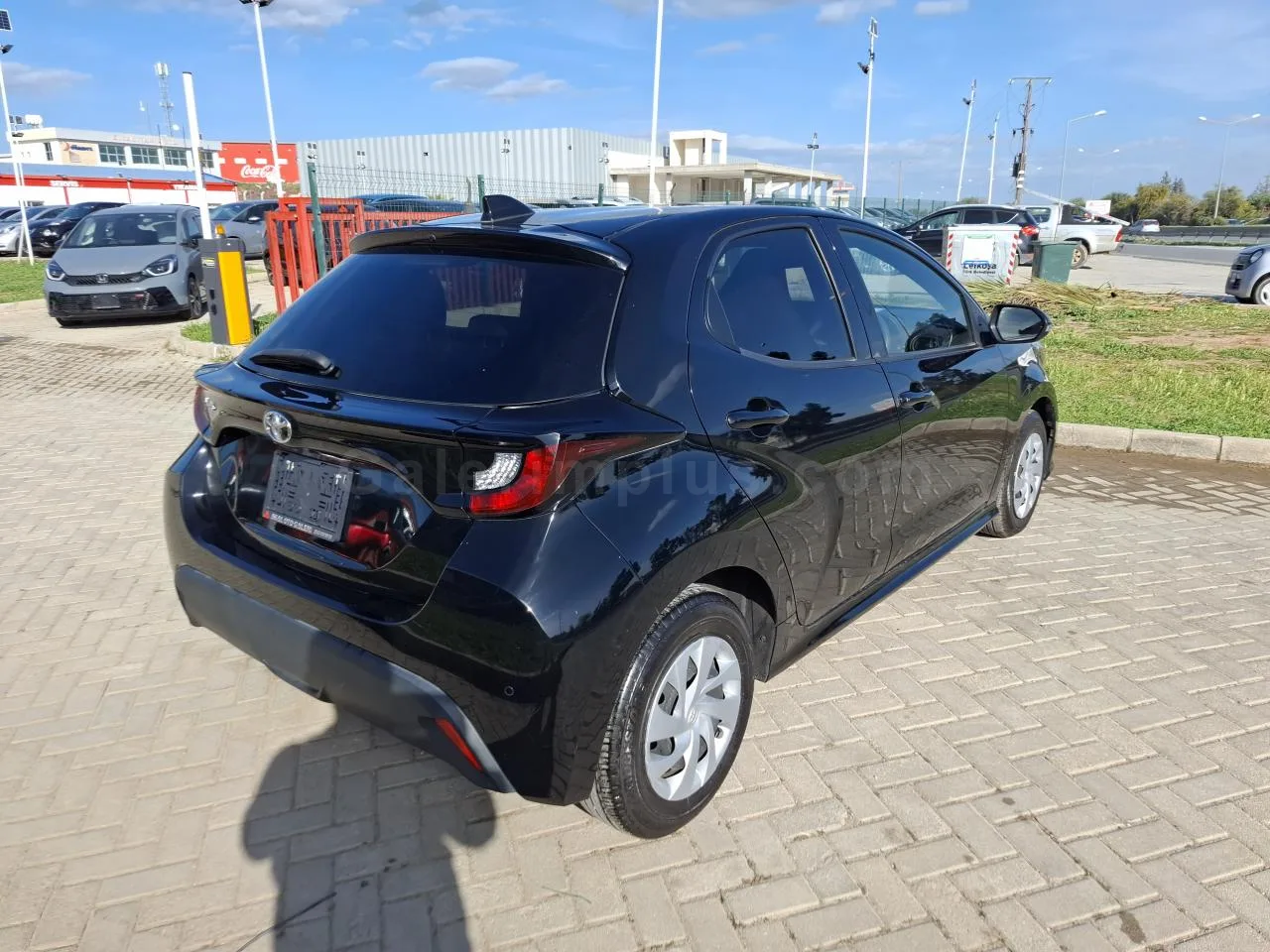 2022 Model Otomatik Toyota Yaris 1.0 Lefkoşa Satılık İkinci El | GalerimPlus - Thumbnail 5