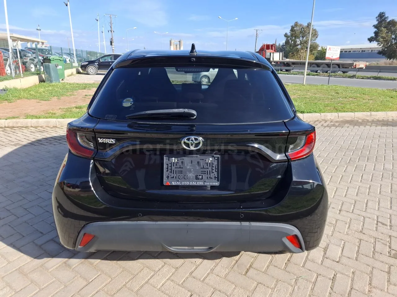 2022 Model Otomatik Toyota Yaris 1.0 Lefkoşa Satılık İkinci El | GalerimPlus - Thumbnail 6