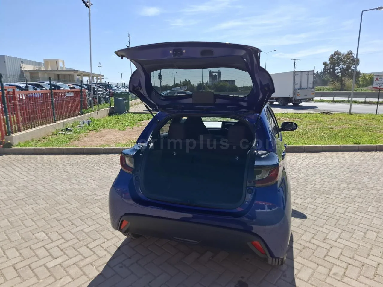 2022 Model Otomatik Toyota Yaris 1.5 Lefkoşa Satılık İkinci El | GalerimPlus - Thumbnail 8