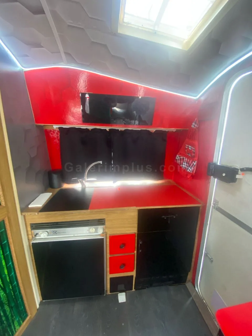 Model Çekme Karavan Abbey Lincoln Girne Satılık İkinci El | GalerimPlus - Thumbnail 5