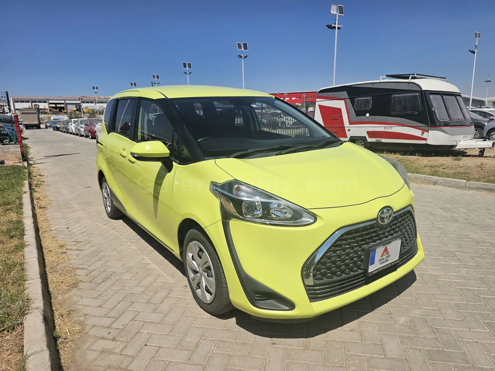 2019 Toyota Sienta 1.5 CVT-i GASOLINE AUTOMATIC Lefkoşa İlan görseli - GalerimPlus