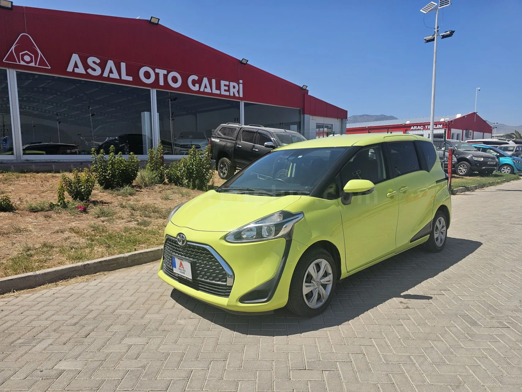 2019 Model Otomatik Toyota Sienta 1.5 CVT-i Lefkoşa Satılık İkinci El | GalerimPlus - Thumbnail 2
