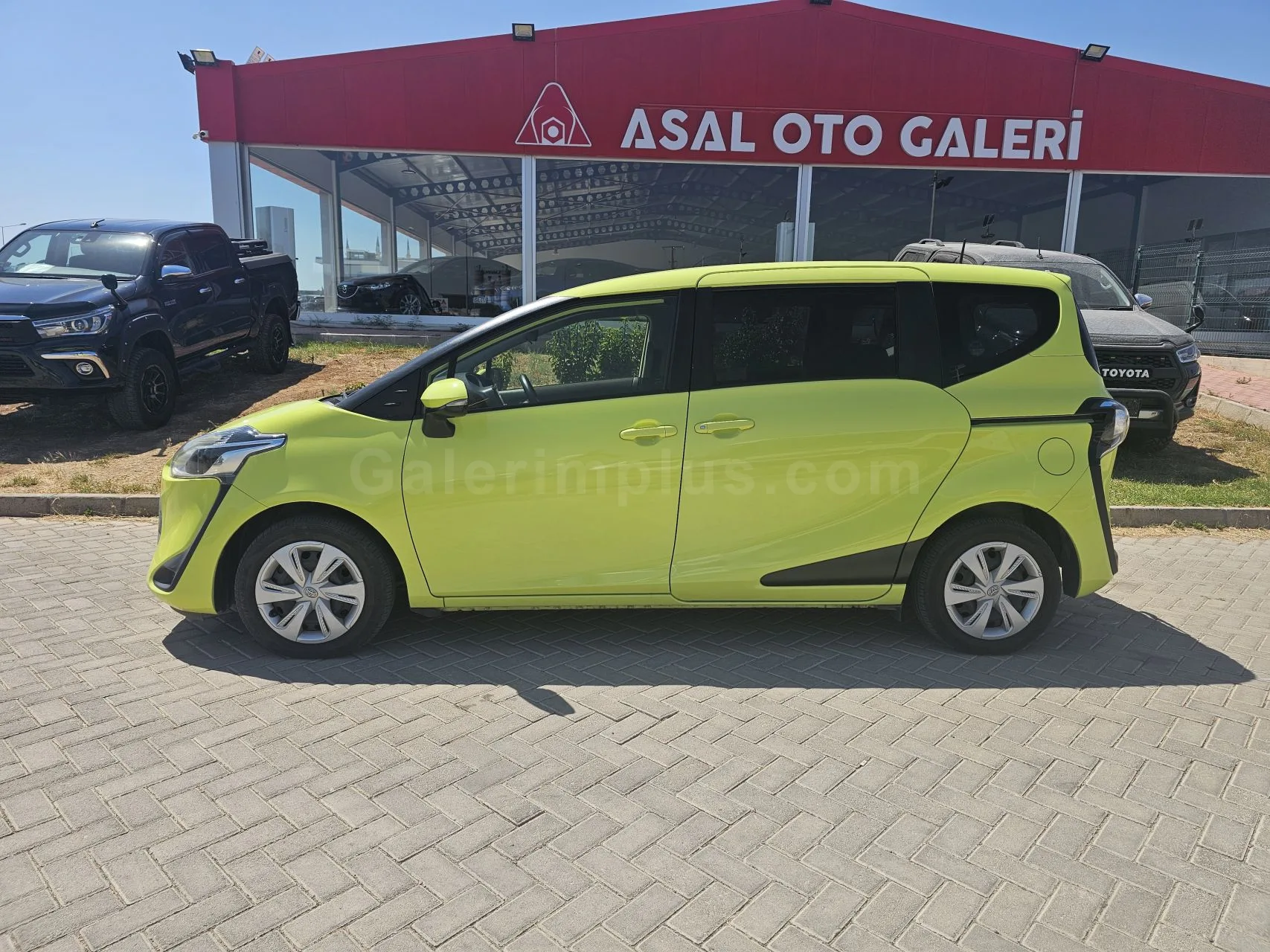 2019 Model Otomatik Toyota Sienta 1.5 CVT-i Lefkoşa Satılık İkinci El | GalerimPlus - Thumbnail 3