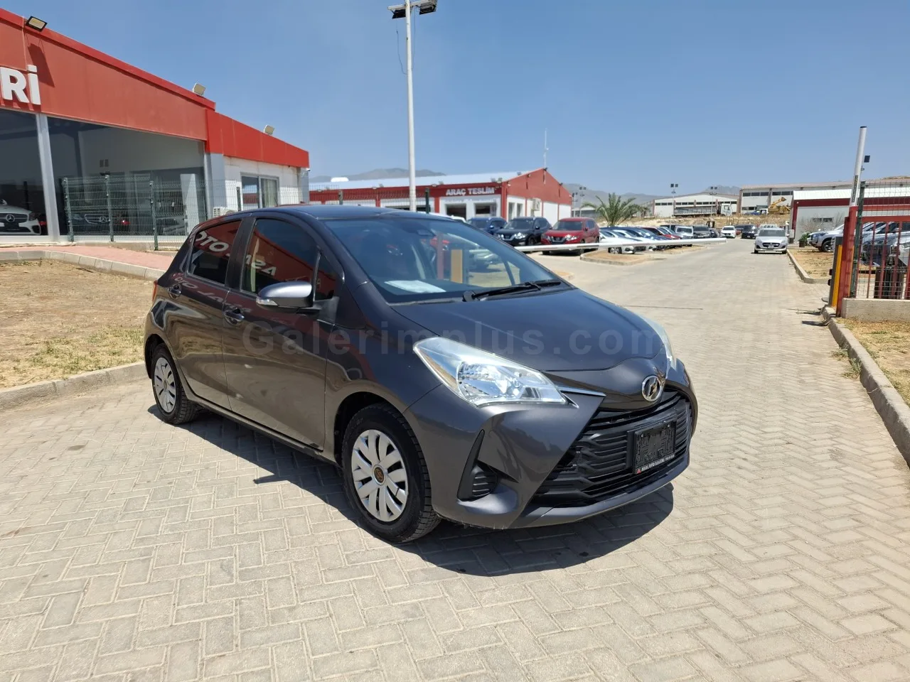 2019 Model Otomatik Toyota Vitz 1.0 i 16V Lefkoşa Satılık İkinci El | GalerimPlus - Thumbnail 3
