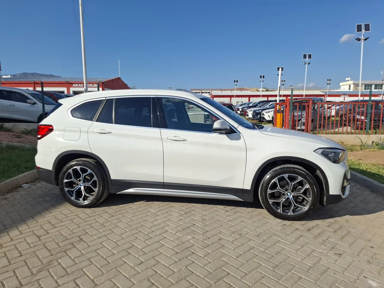 2022 Model Otomatik BMW X1 18d xDrive Lefkoşa Satılık İkinci El | GalerimPlus - Thumbnail 4