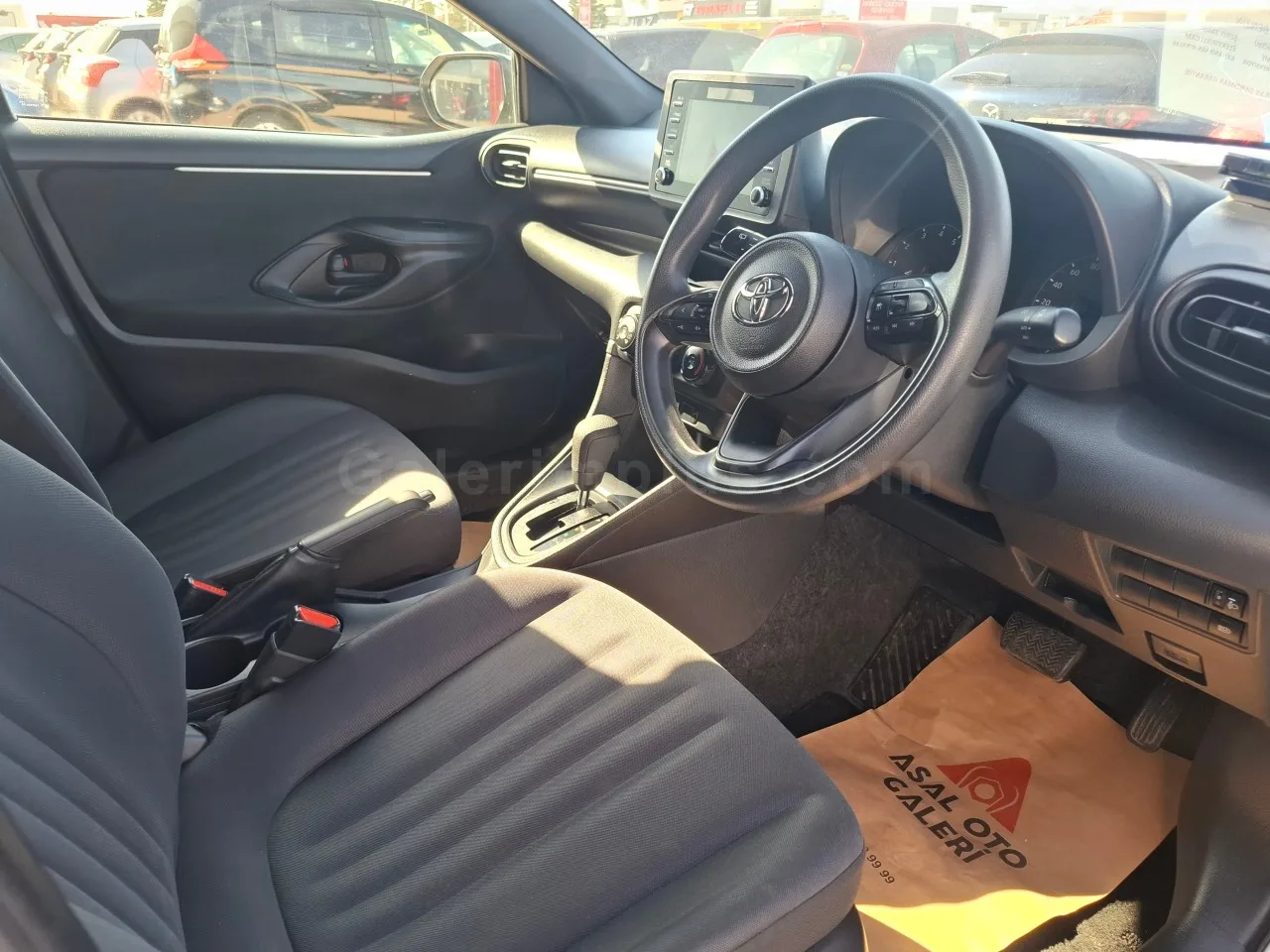 2024 Model Otomatik Toyota Yaris 1.5 İskele Satılık İkinci El | GalerimPlus - Thumbnail 7