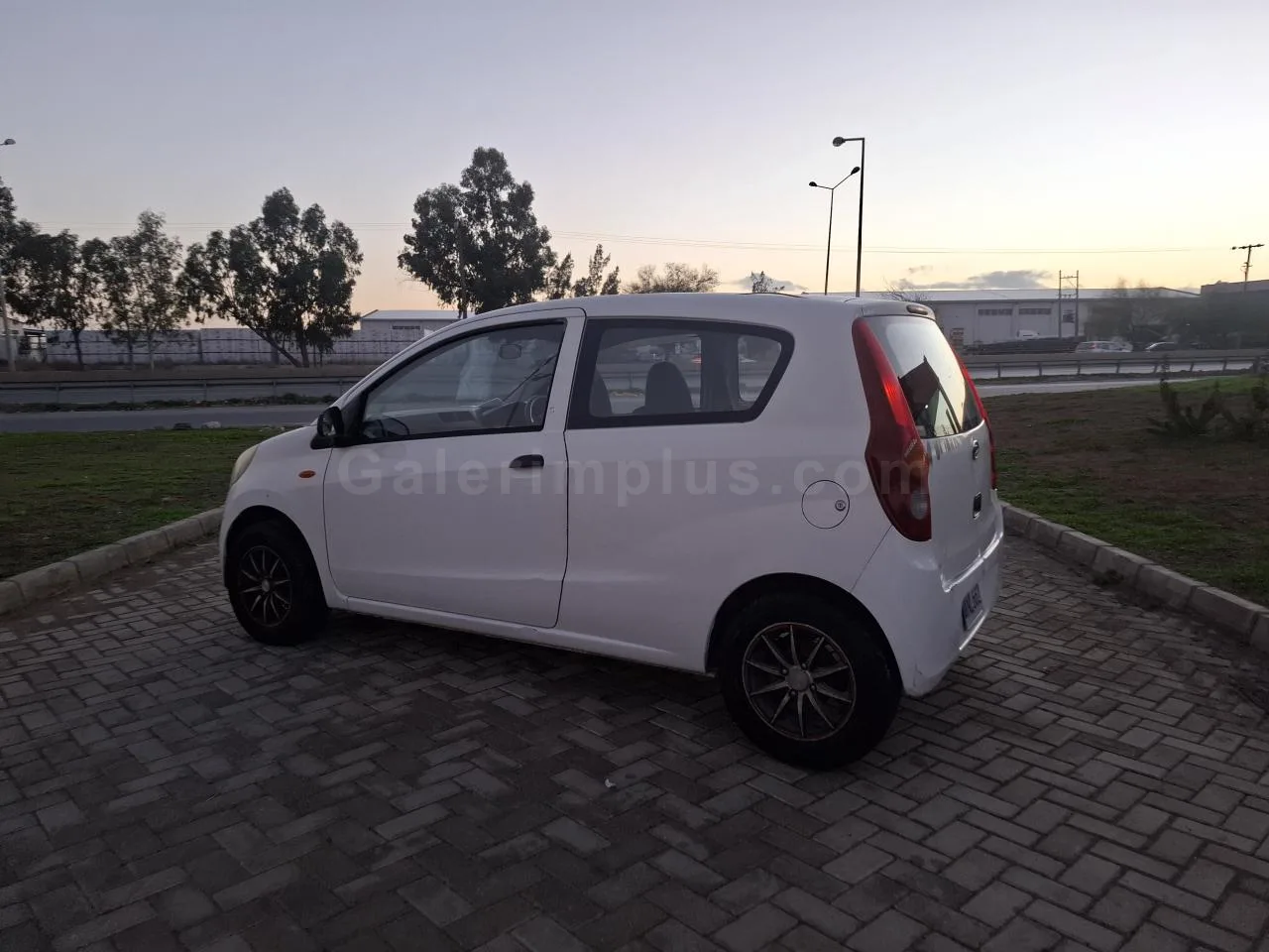 2010 Model Düz Daihatsu Mira 0.65 Lefkoşa Satılık İkinci El | GalerimPlus - Thumbnail 4