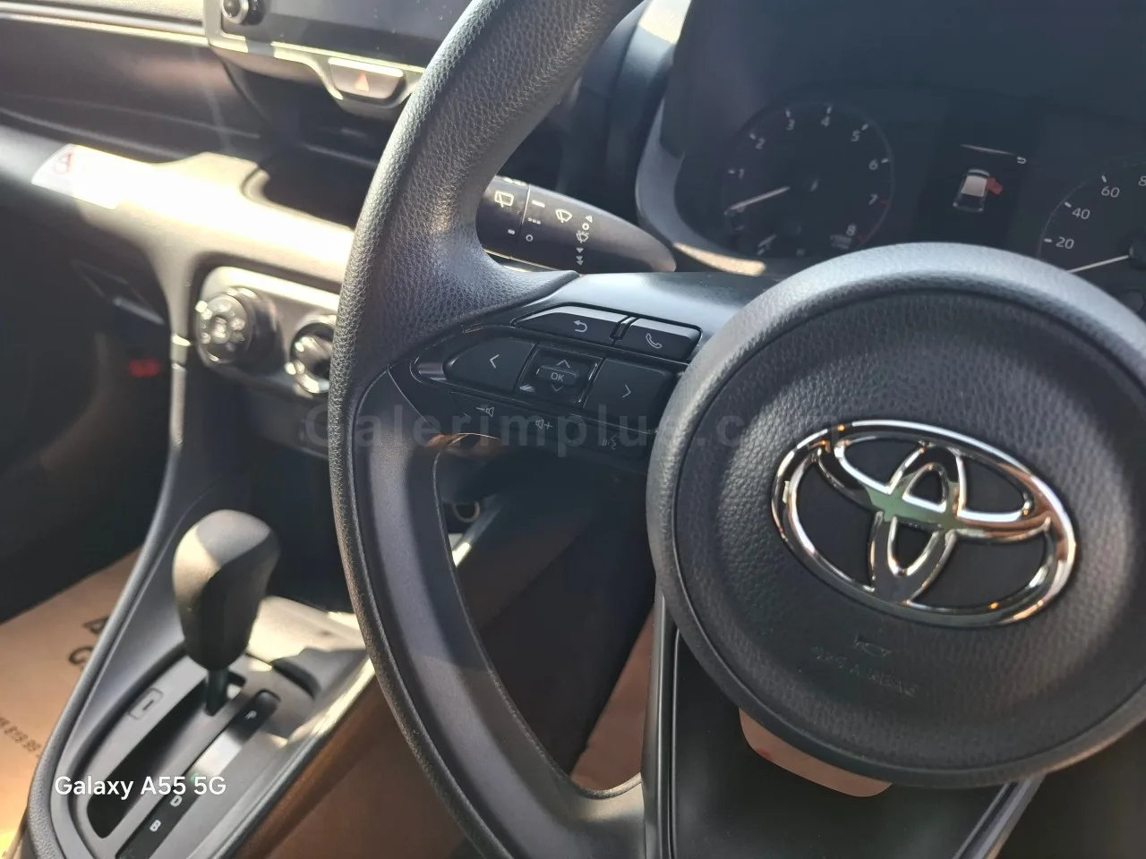 2022 Model Otomatik Toyota Yaris 1.0 İskele Satılık İkinci El | GalerimPlus - Thumbnail 8
