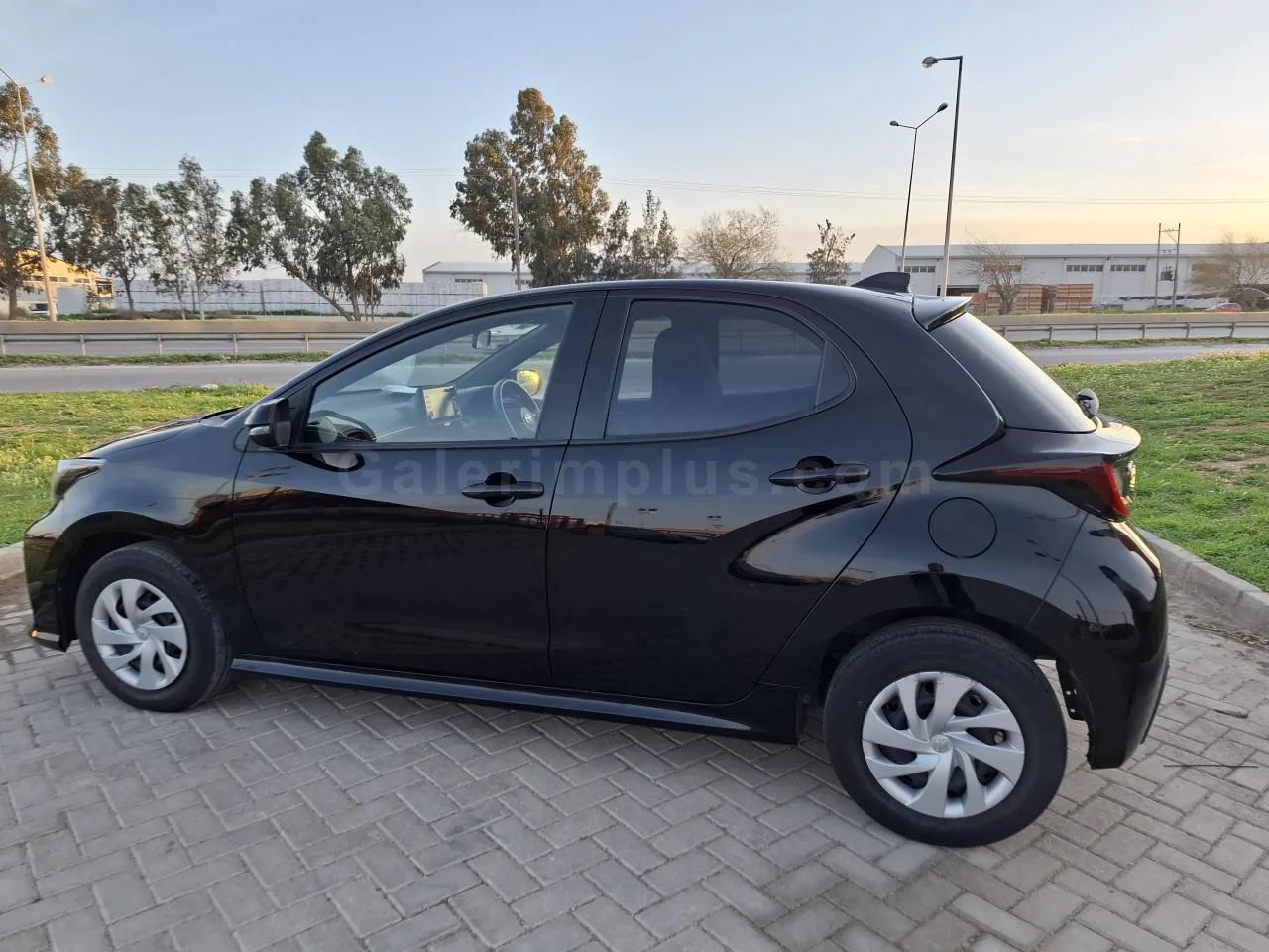 2022 Model Otomatik Toyota Yaris 1.0 Lefkoşa Satılık İkinci El | GalerimPlus - Thumbnail 8