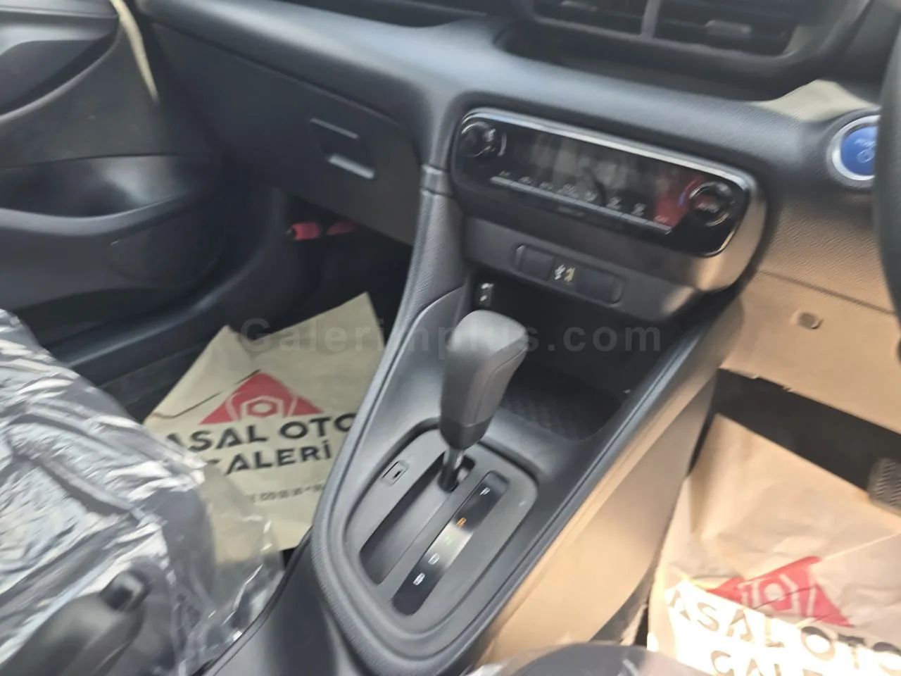 2021 Model Otomatik Toyota Yaris 1.5 Hybrid İskele Satılık İkinci El | GalerimPlus - Thumbnail 7