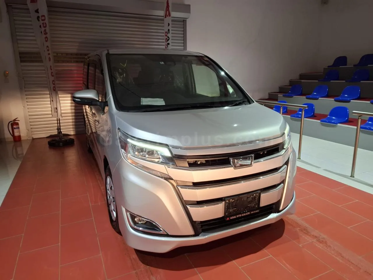 2021 Toyota Noah HYBRID AUTOMATIC Lefkoşa İlan görseli - GalerimPlus
