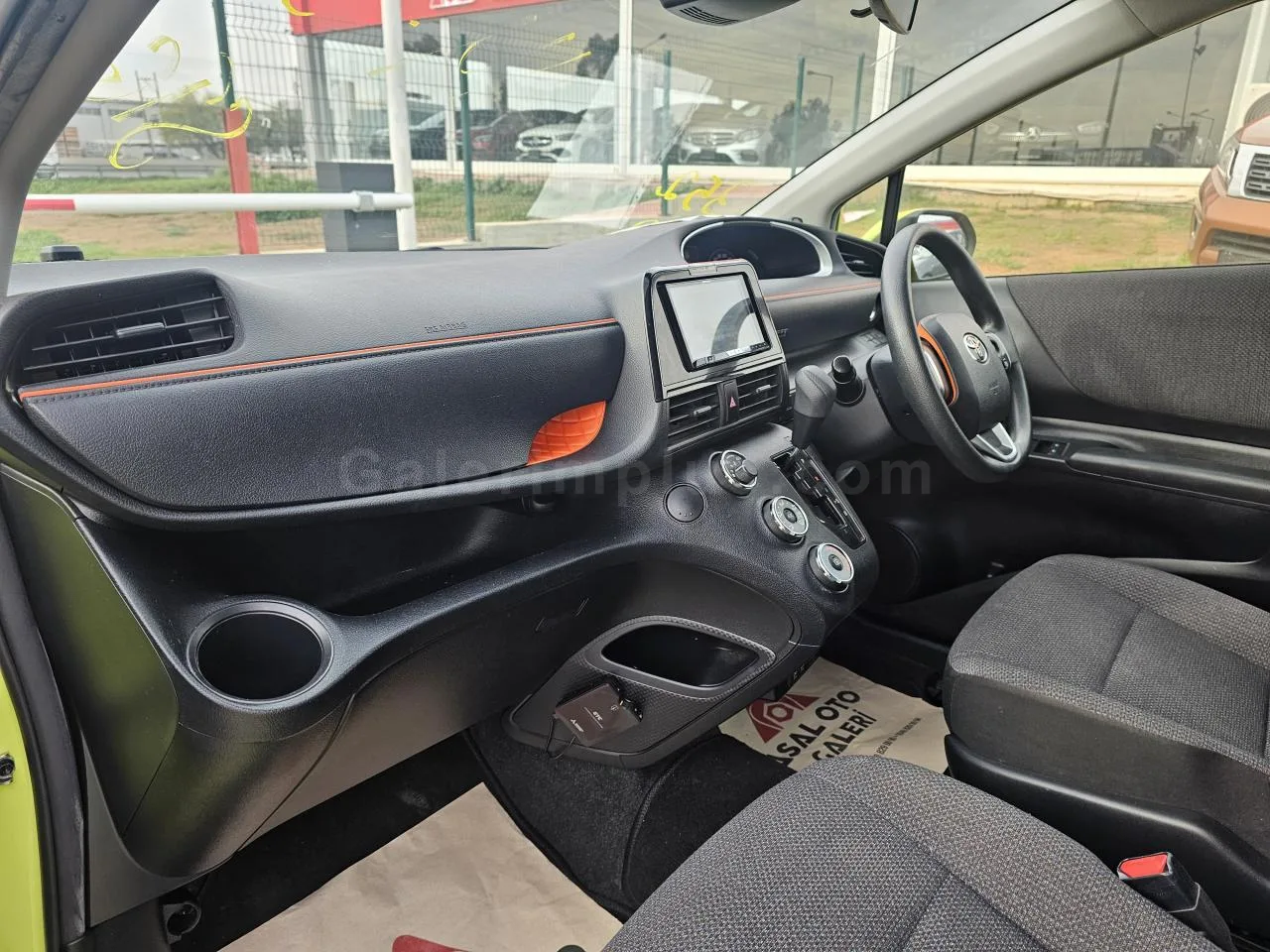 2020 Model Otomatik Toyota Sienta 1.5 i Lefkoşa Satılık İkinci El | GalerimPlus - Thumbnail 7