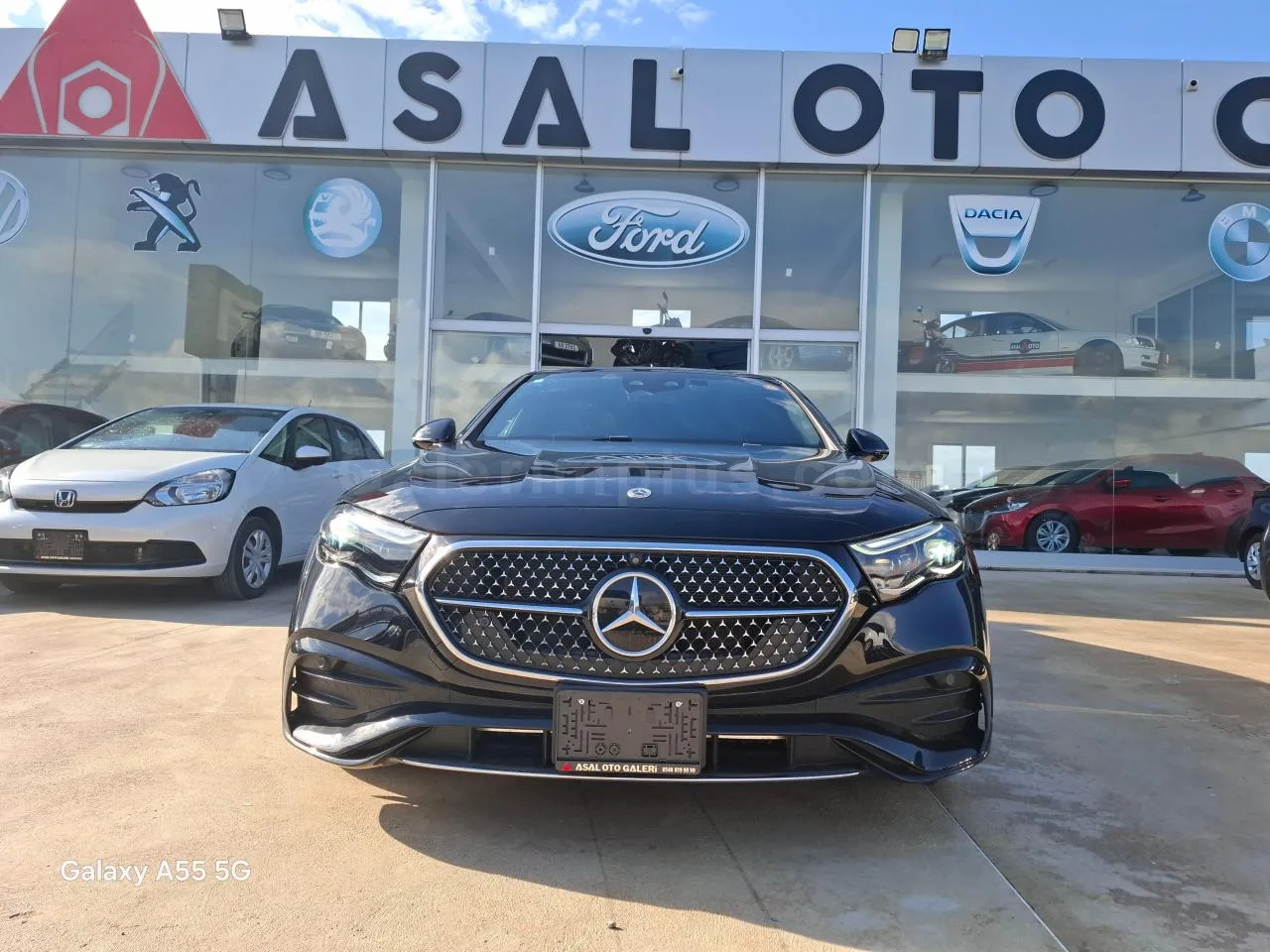 2024 Model Otomatik Mercedes-Benz E Serisi E 220 d İskele Satılık İkinci El | GalerimPlus - Thumbnail 3