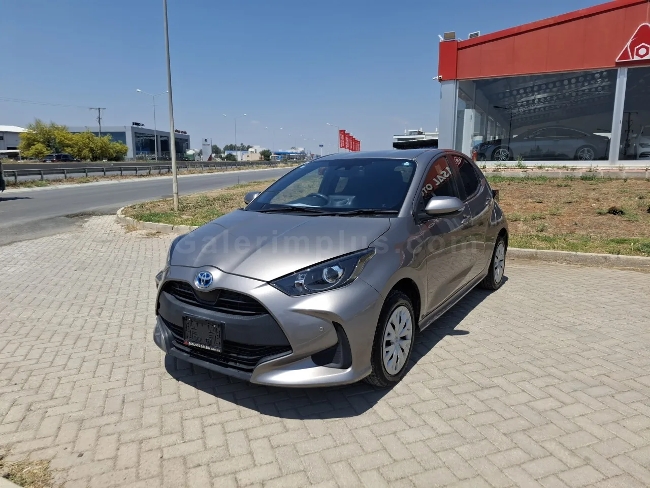 2022 Toyota Yaris 1.5 Hybrid GASOLINE AUTOMATIC Lefkoşa İlan görseli - GalerimPlus