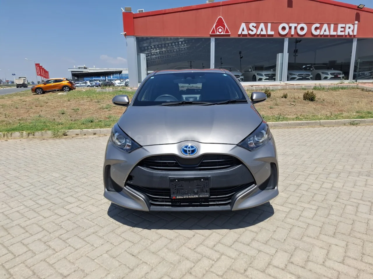 2022 Model Otomatik Toyota Yaris 1.5 Hybrid Lefkoşa Satılık İkinci El | GalerimPlus - Thumbnail 2