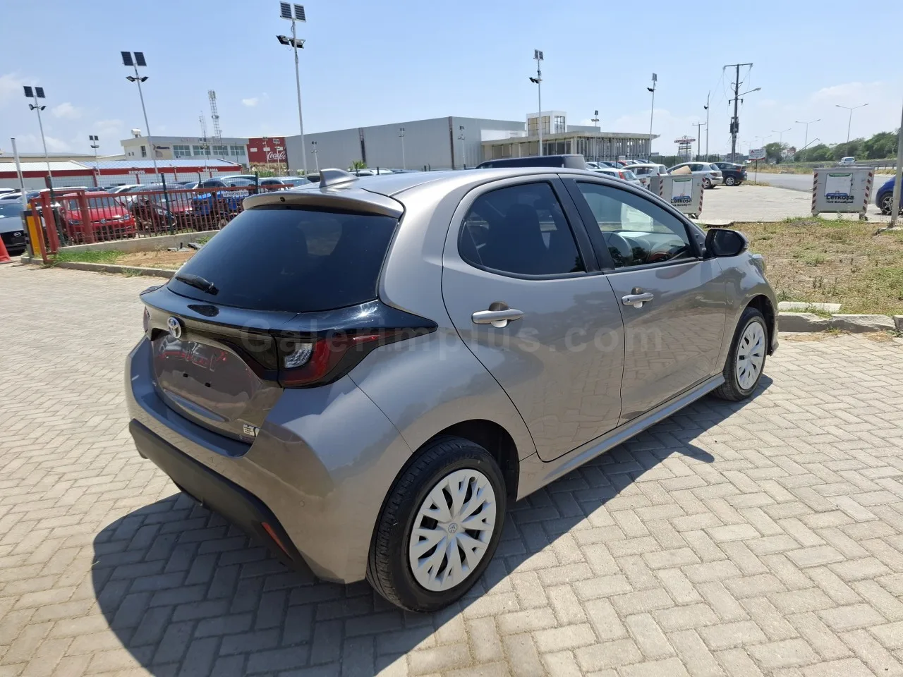 2022 Model Otomatik Toyota Yaris 1.5 Hybrid Lefkoşa Satılık İkinci El | GalerimPlus - Thumbnail 5