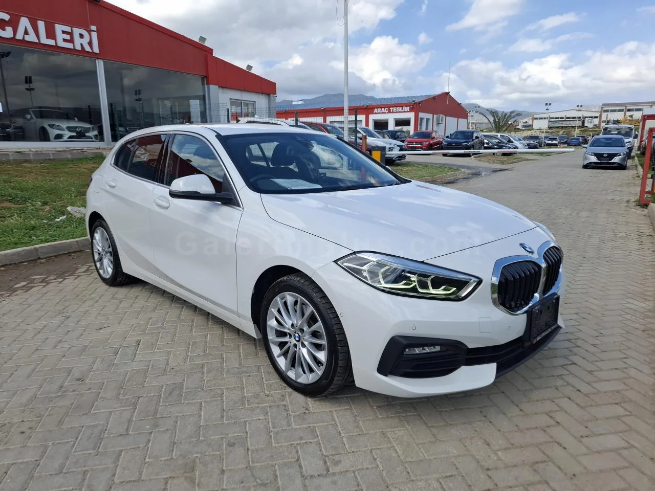 2023 Model Otomatik BMW 1 Serisi 118d Lefkoşa Satılık İkinci El | GalerimPlus - Thumbnail 4