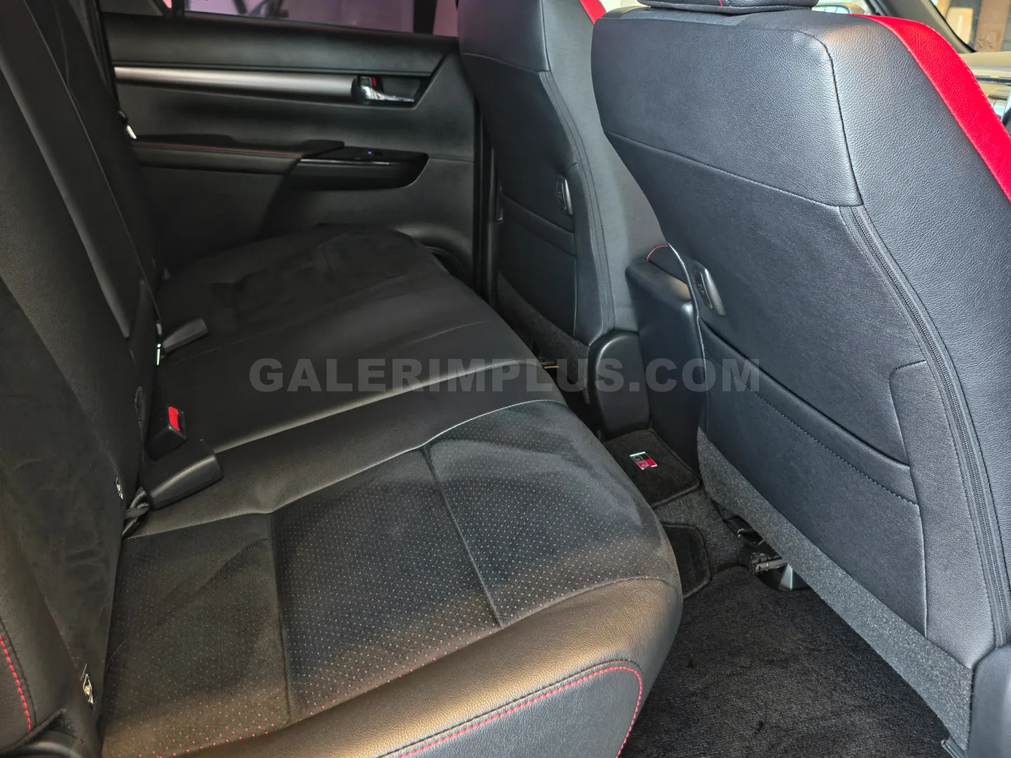 2023 Toyota Hilux 2.8 D-4D 2.8 D-4D Gazimağusa Satılık İkinci El | GalerimPlus - Thumbnail 8