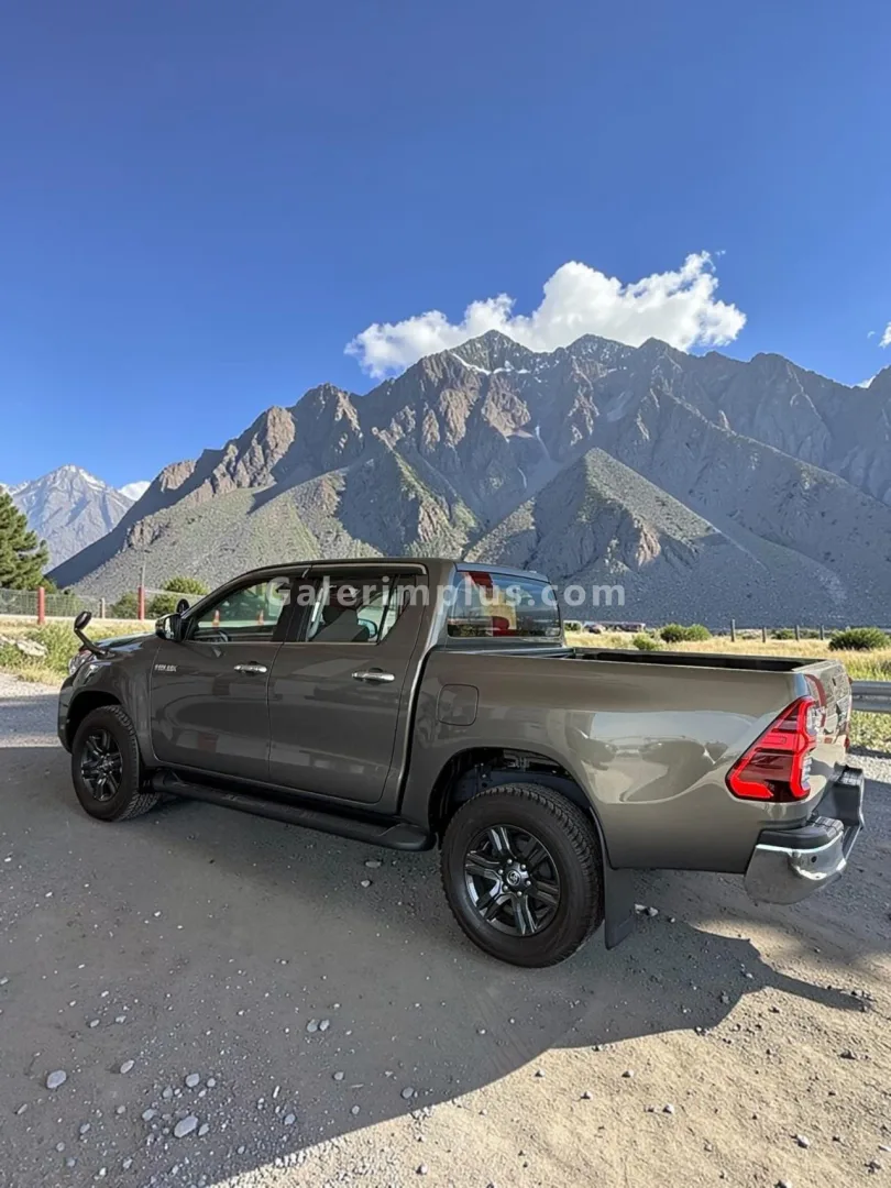 2024 Model Otomatik Toyota Hilux 2.4 D Girne Satılık İkinci El | GalerimPlus - Thumbnail 3