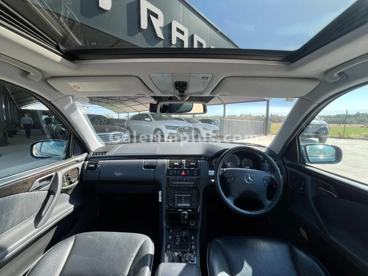 2000 Model Otomatik Mercedes-Benz E Serisi E 320 Gazimağusa Satılık İkinci El | GalerimPlus - Thumbnail 4