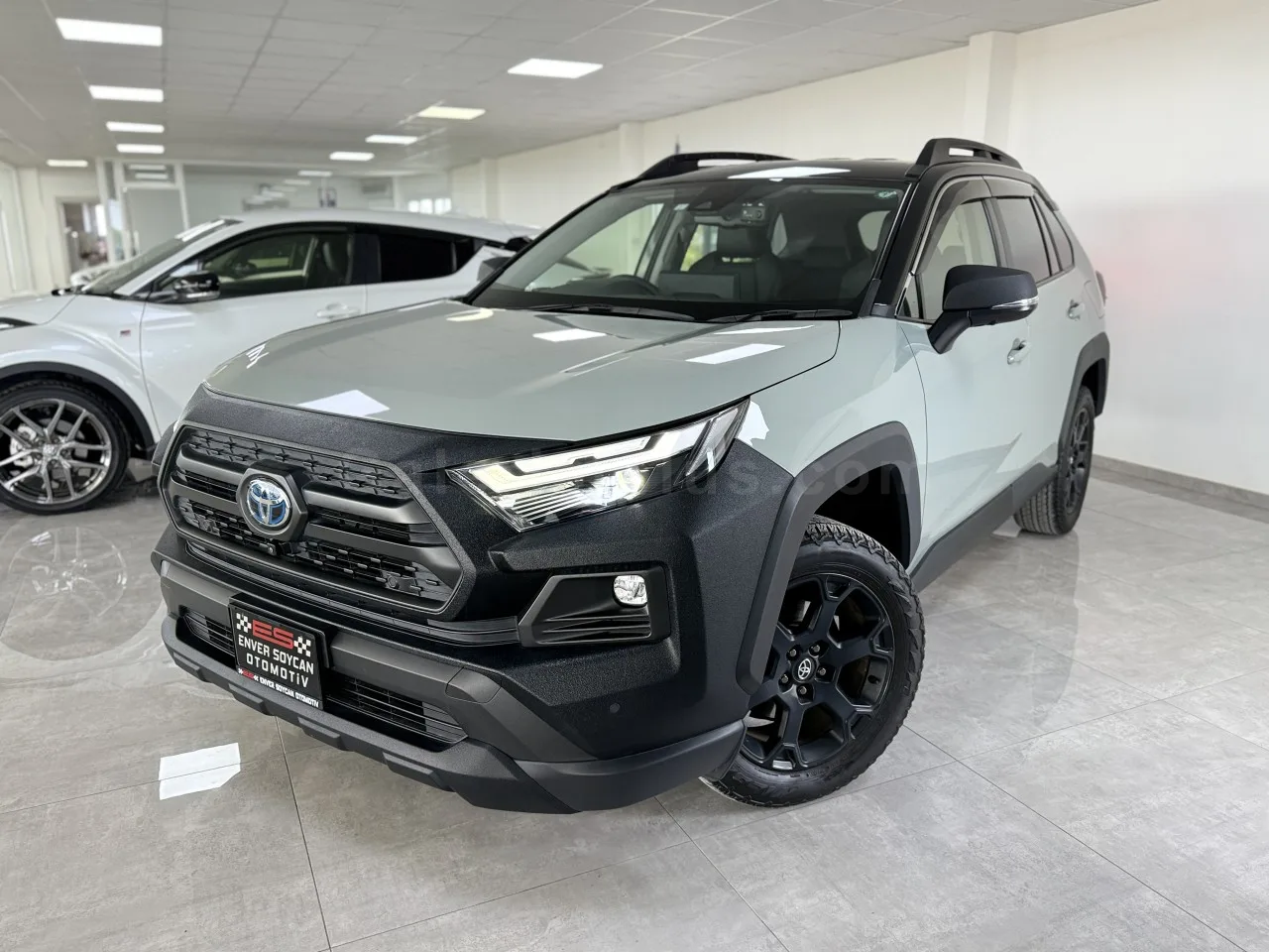 2023 Model Otomatik Toyota RAV4 2.5 Hybrid Lefkoşa Satılık İkinci El | GalerimPlus - Thumbnail 4