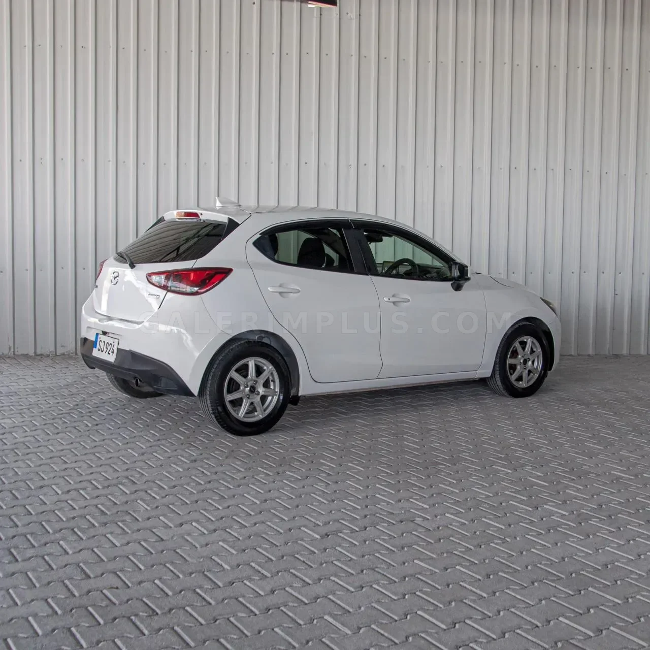 2017 Mazda Demio 1.5 16V Automatic Girne Satılık İkinci El | GalerimPlus - Thumbnail 2