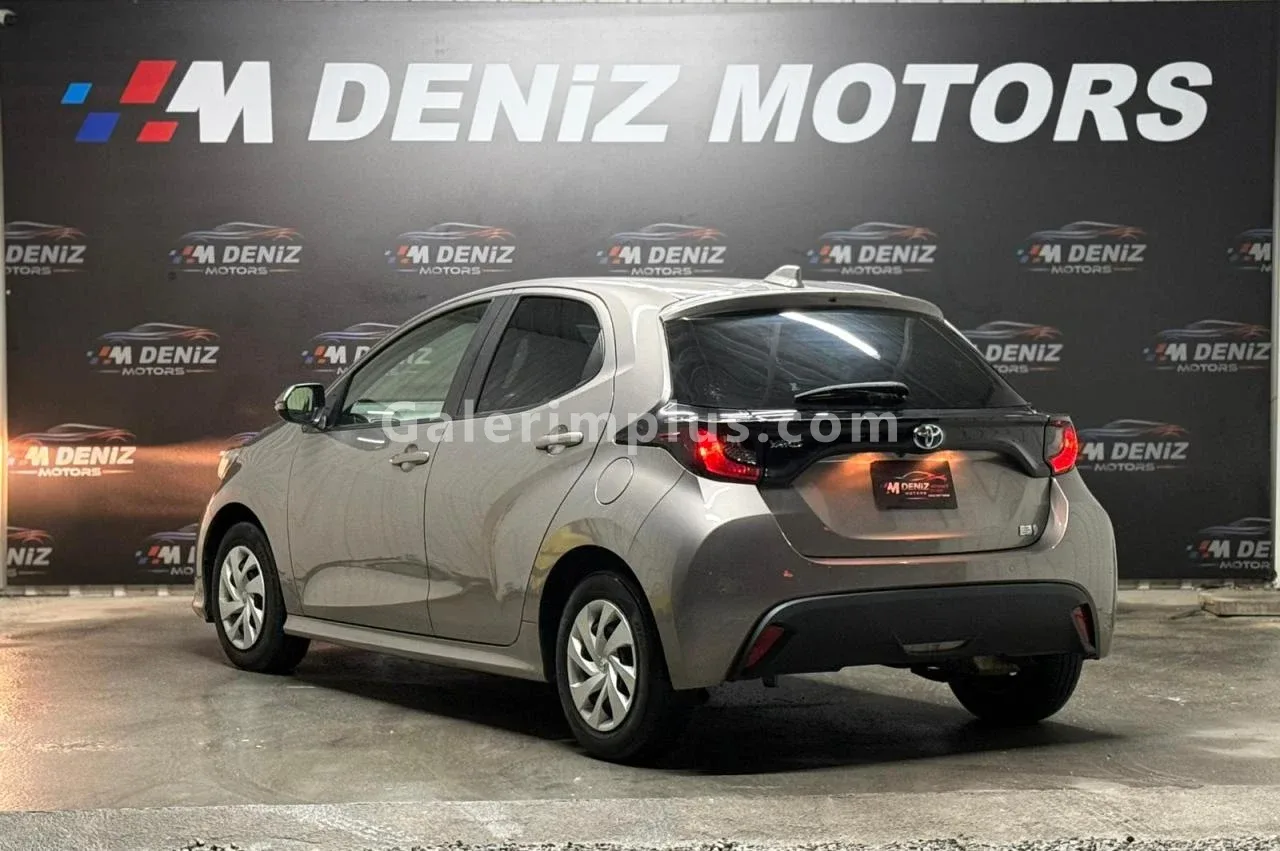 2022 Toyota Yaris 1.5 Hybrid Lefkoşa Satılık İkinci El | GalerimPlus - Thumbnail 6