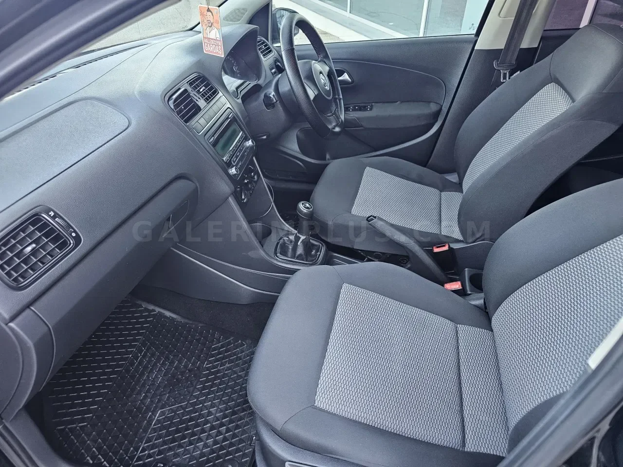 2010 Model Düz Volkswagen Polo 1.3 Girne Satılık İkinci El | GalerimPlus - Thumbnail 3
