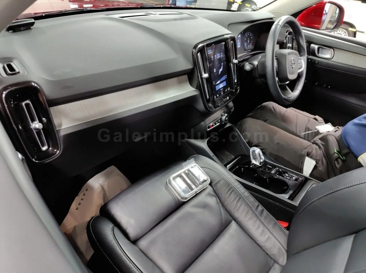 2022 Model Otomatik Volvo XC40 2.0 B4 Gazimağusa Satılık İkinci El | GalerimPlus - Thumbnail 3