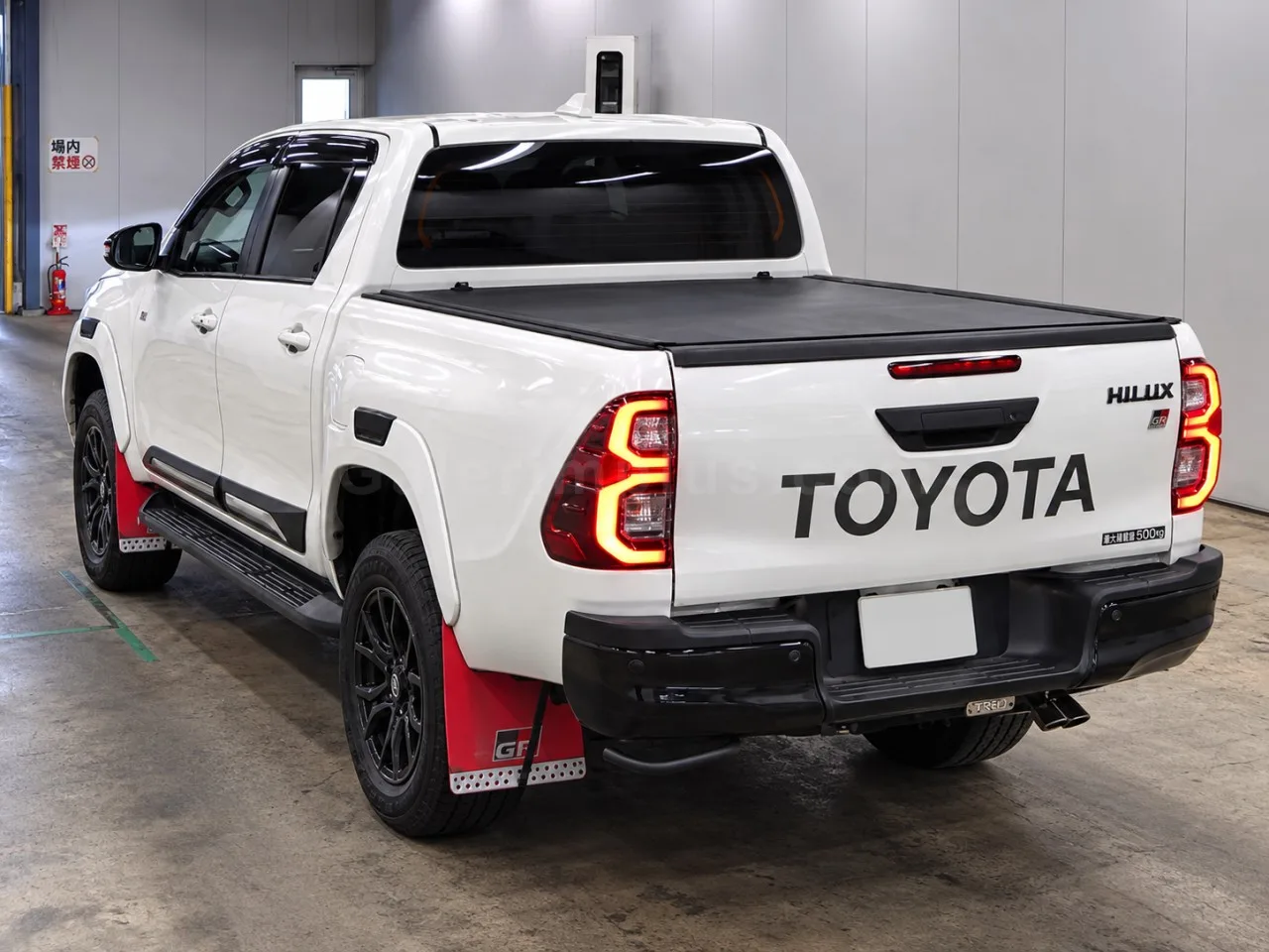 2023 Model Otomatik Toyota Hilux 2.4 D Gazimağusa Satılık İkinci El | GalerimPlus - Thumbnail 3