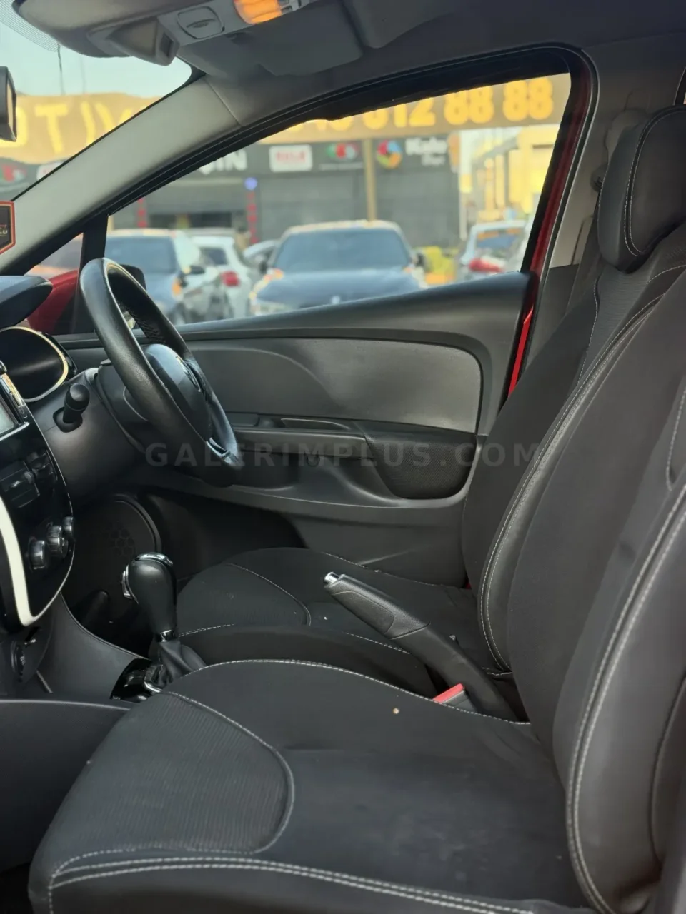 2014 Model Otomatik Renault Clio 1.6 Lefkoşa Satılık İkinci El | GalerimPlus - Thumbnail 8
