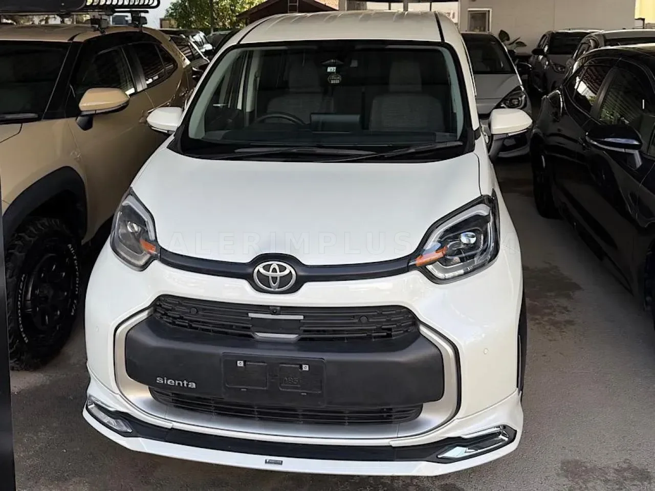 2023 Toyota Sienta Sienta 1.5 Hybrid CVT Lefkoşa Satılık İkinci El | GalerimPlus - Thumbnail 3